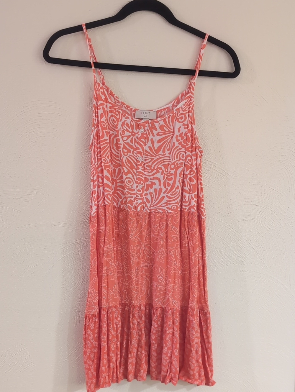 LOFT Coral Patterned Tiered Spaghetti-Strap Dress (Size: Medium Petite)